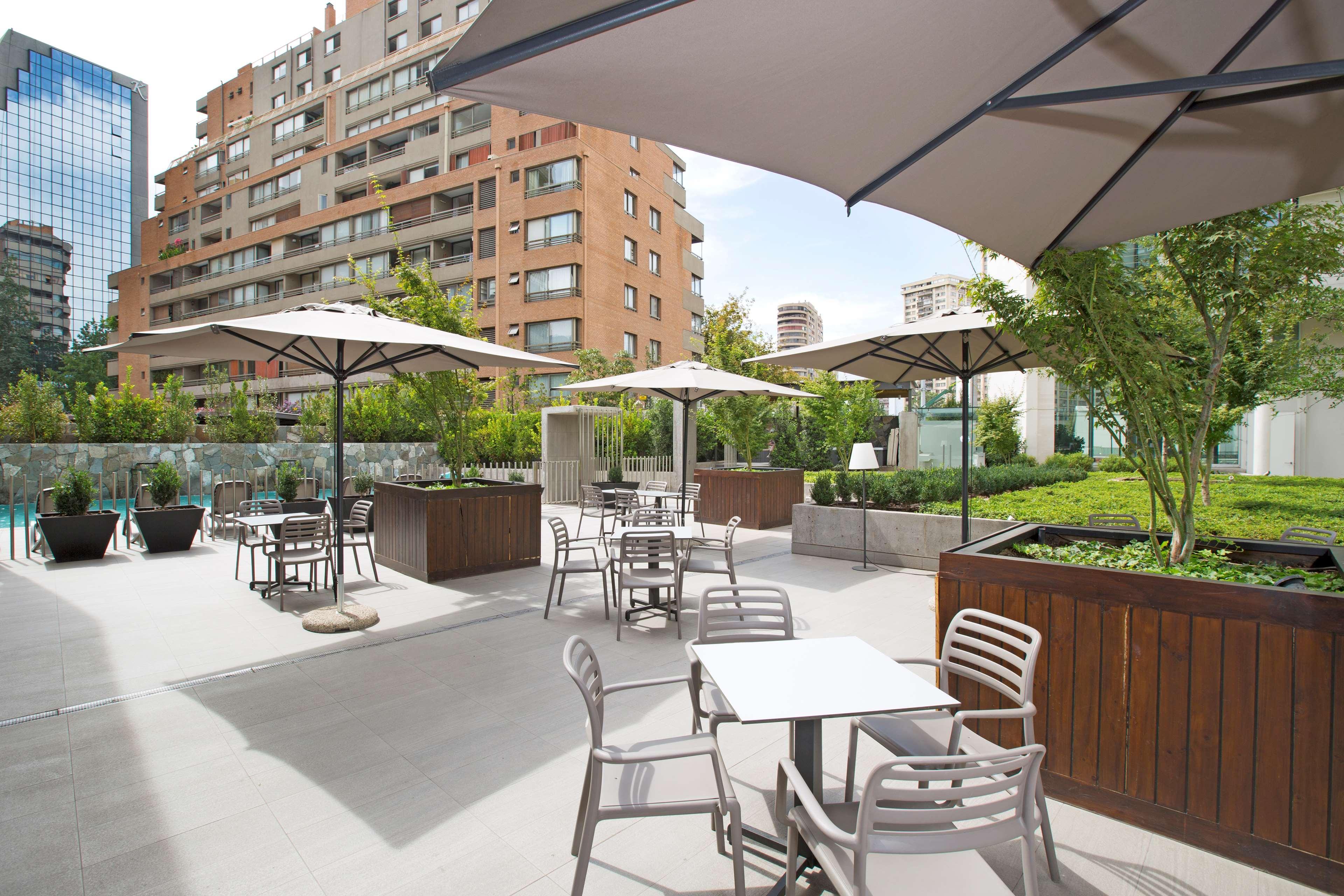 Hotel Doubletree By Hilton Santiago Kennedy, Chile Exteriér fotografie