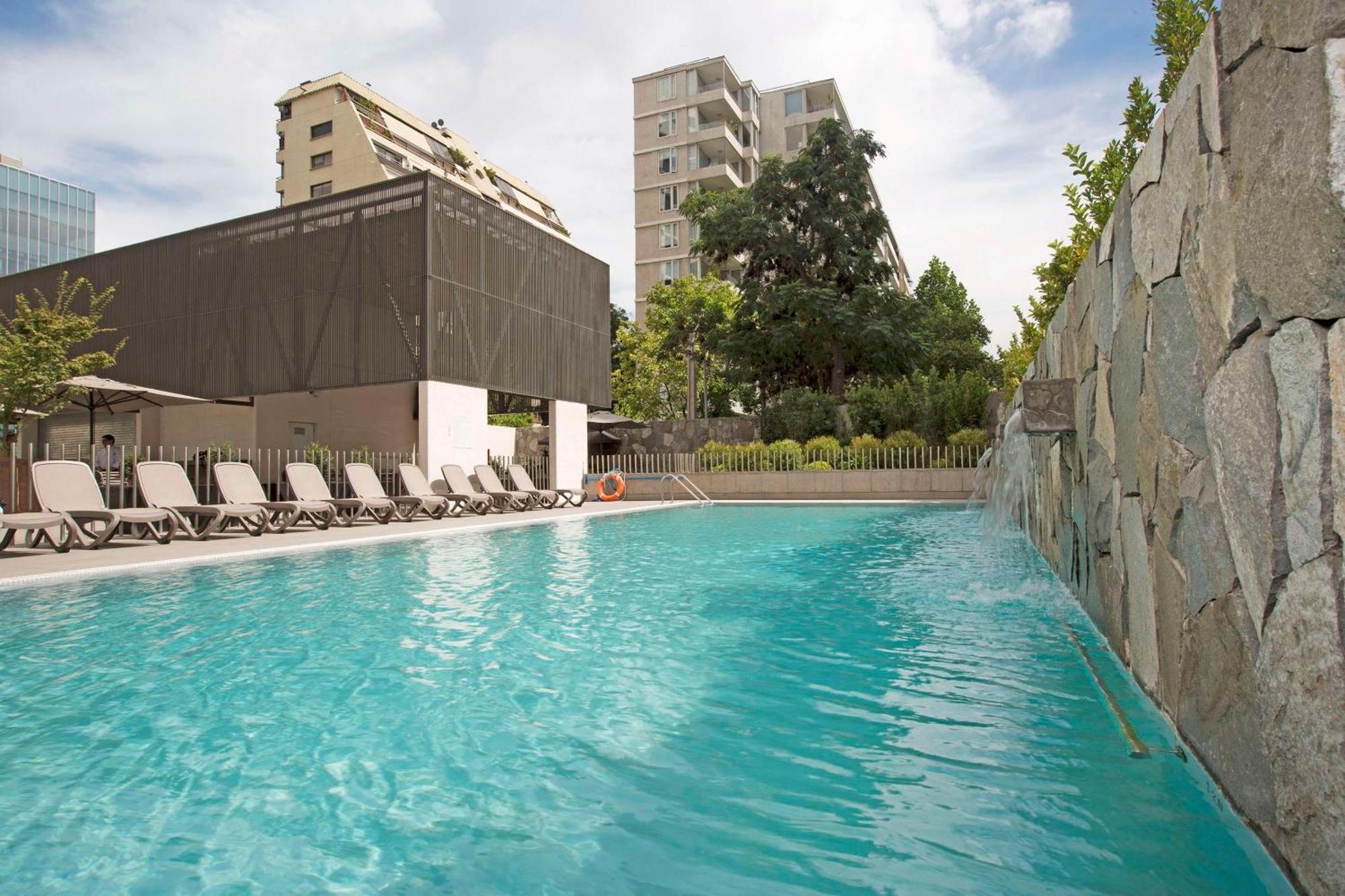 Hotel Doubletree By Hilton Santiago Kennedy, Chile Exteriér fotografie
