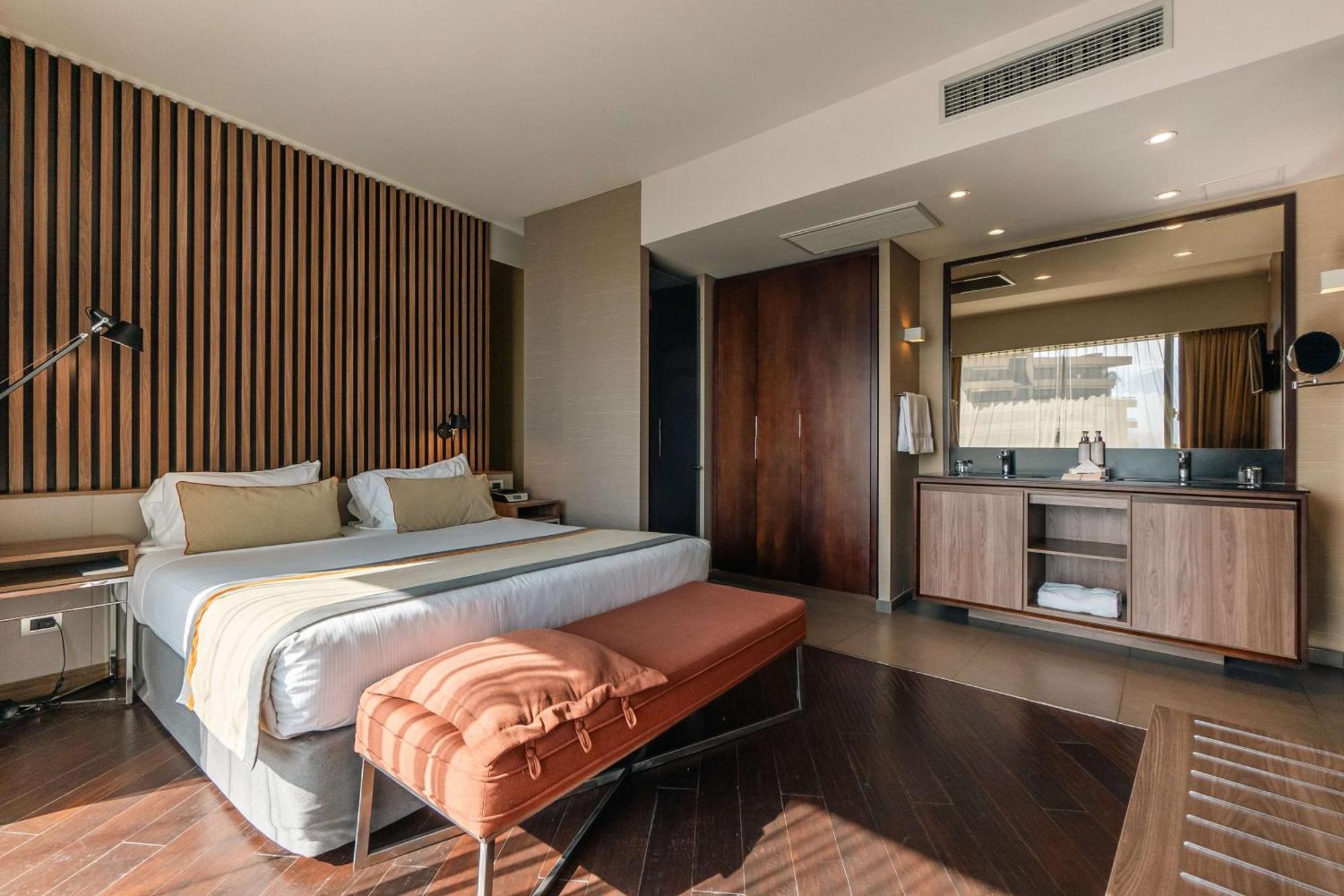 Hotel Doubletree By Hilton Santiago Kennedy, Chile Exteriér fotografie