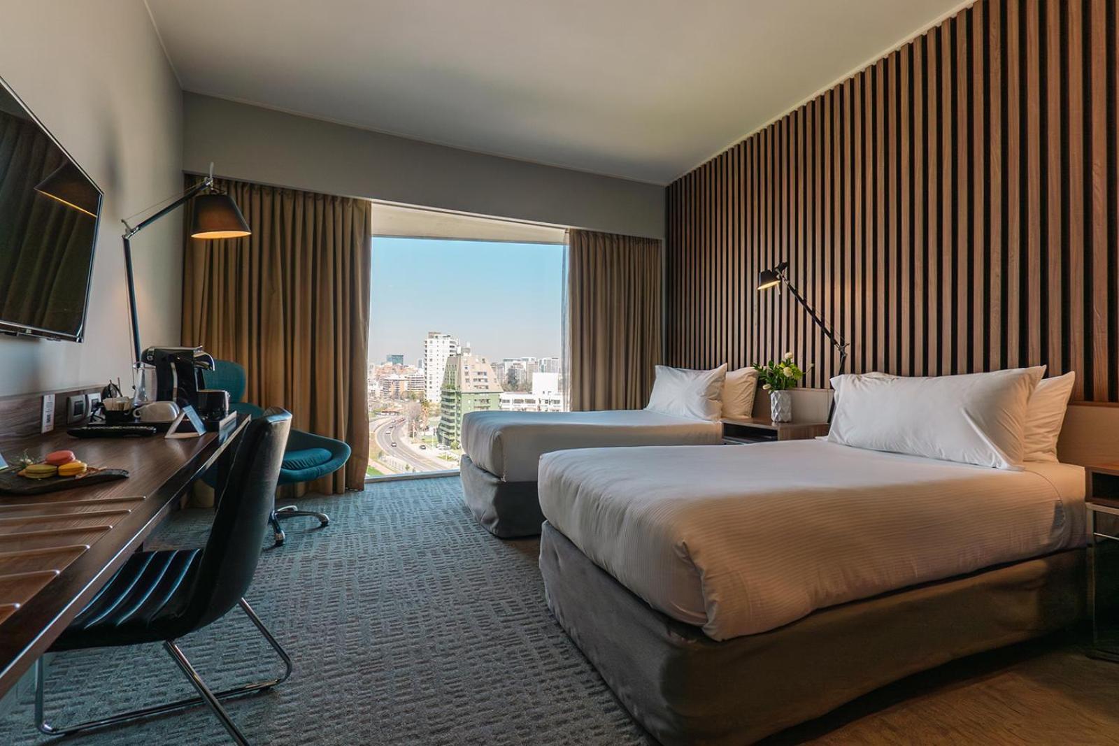 Hotel Doubletree By Hilton Santiago Kennedy, Chile Exteriér fotografie