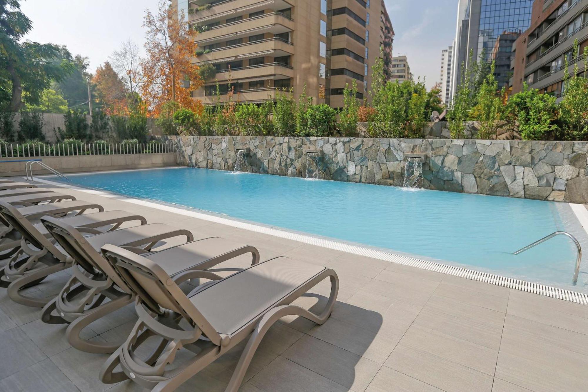 Hotel Doubletree By Hilton Santiago Kennedy, Chile Exteriér fotografie